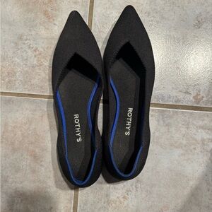 Size 11 Black Rothy’s Flat